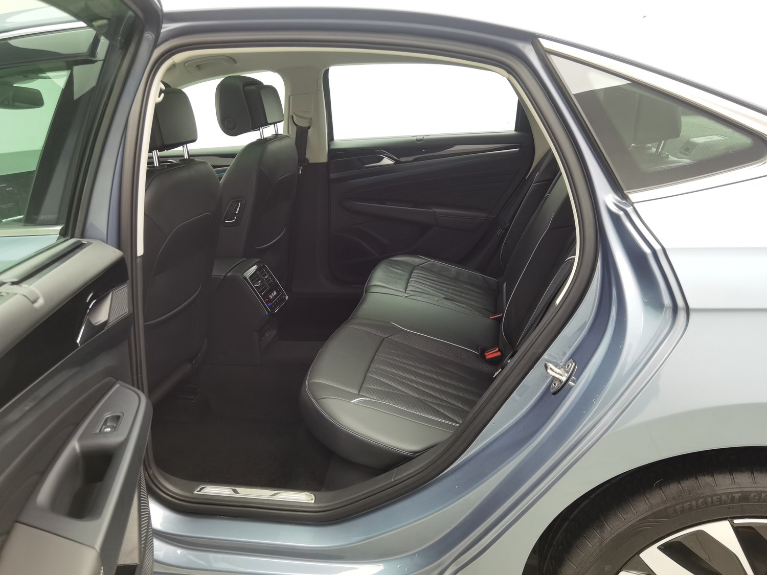 Used Volkswagen Passat 2022 2.0 AT