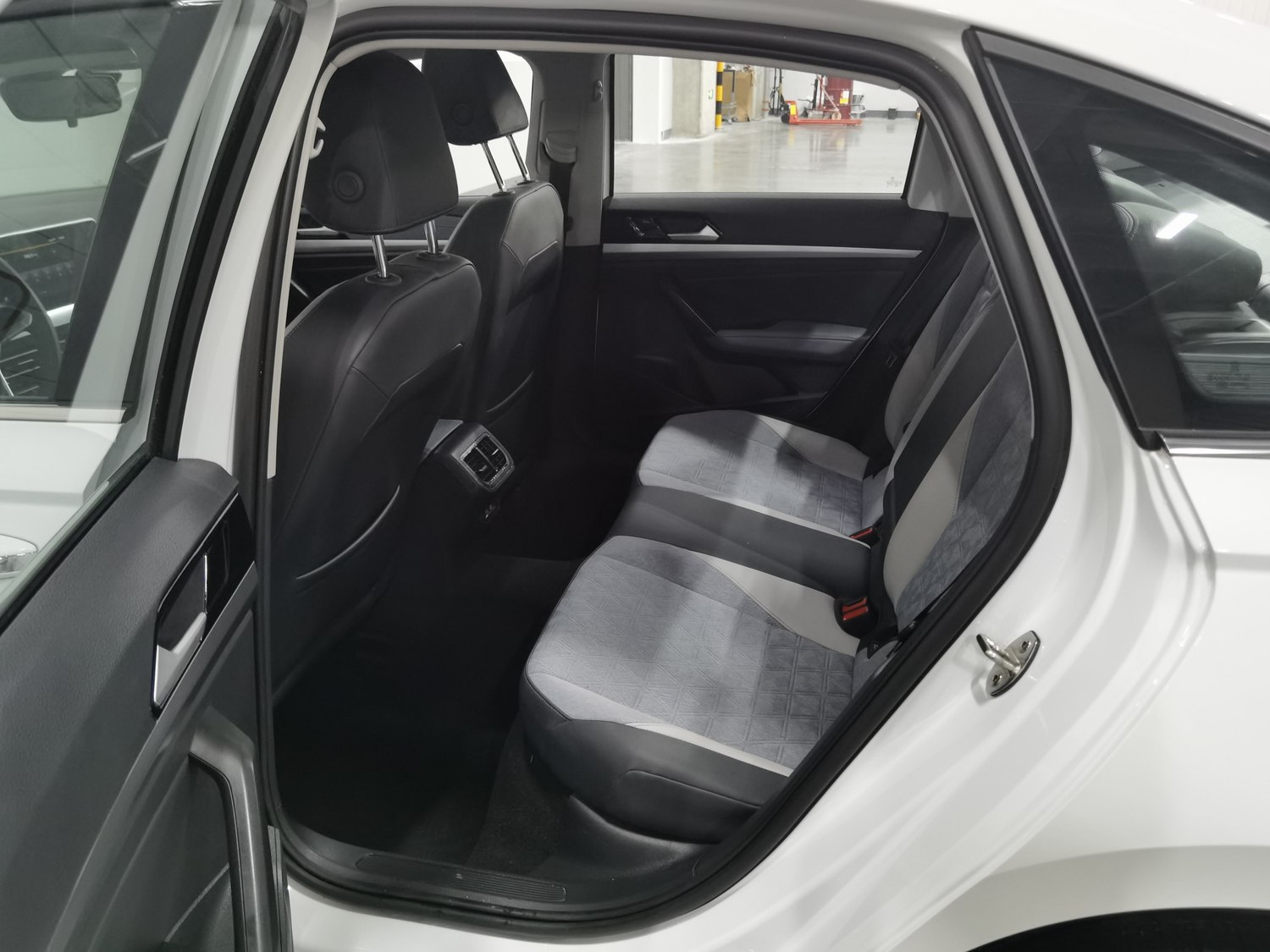 Used Volkswagen Lavida 2023 1.5 AT