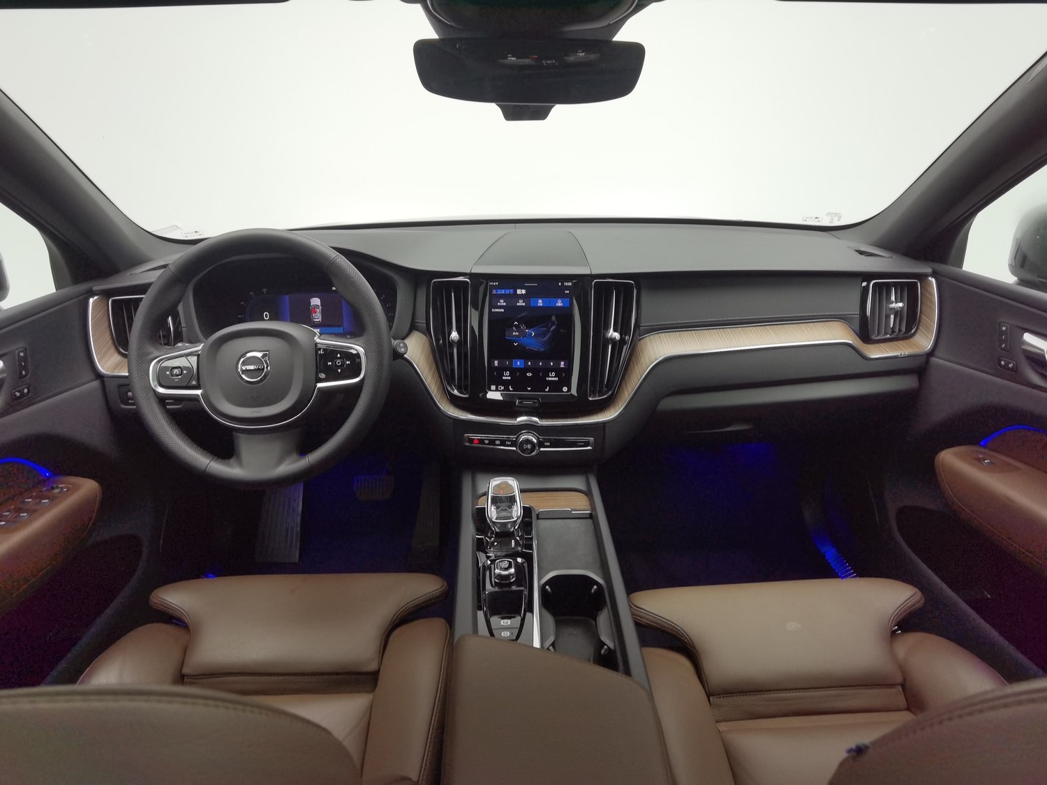 Used Volvo XC60 2022 2.0 AT