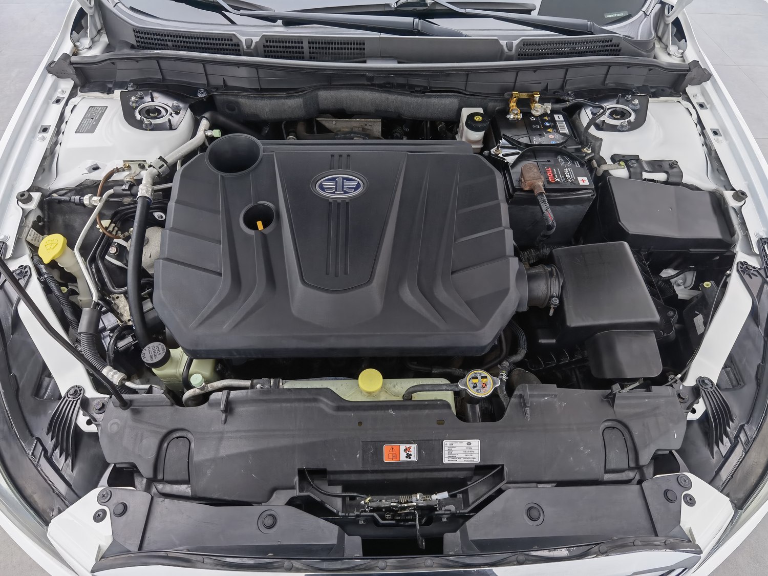 Used Bestune B70 2014 2.0 AT