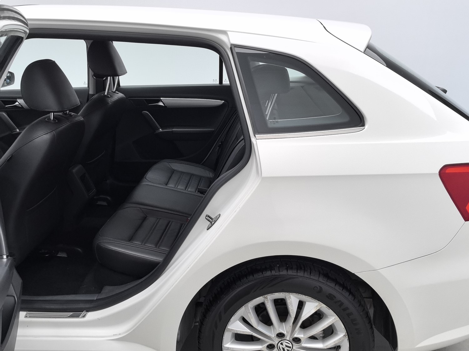 Used Volkswagen Gran Lavida 2013 1.4 AT