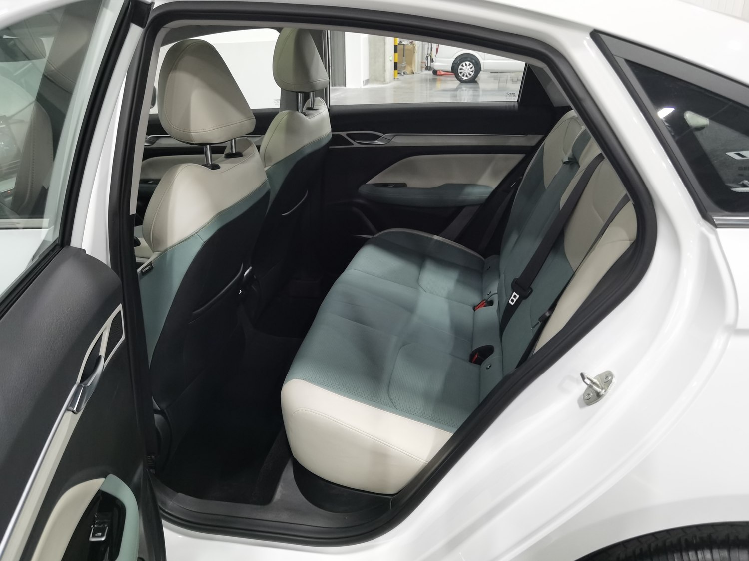 Used Geely Emgrand L HiP 2022 1.5 AT