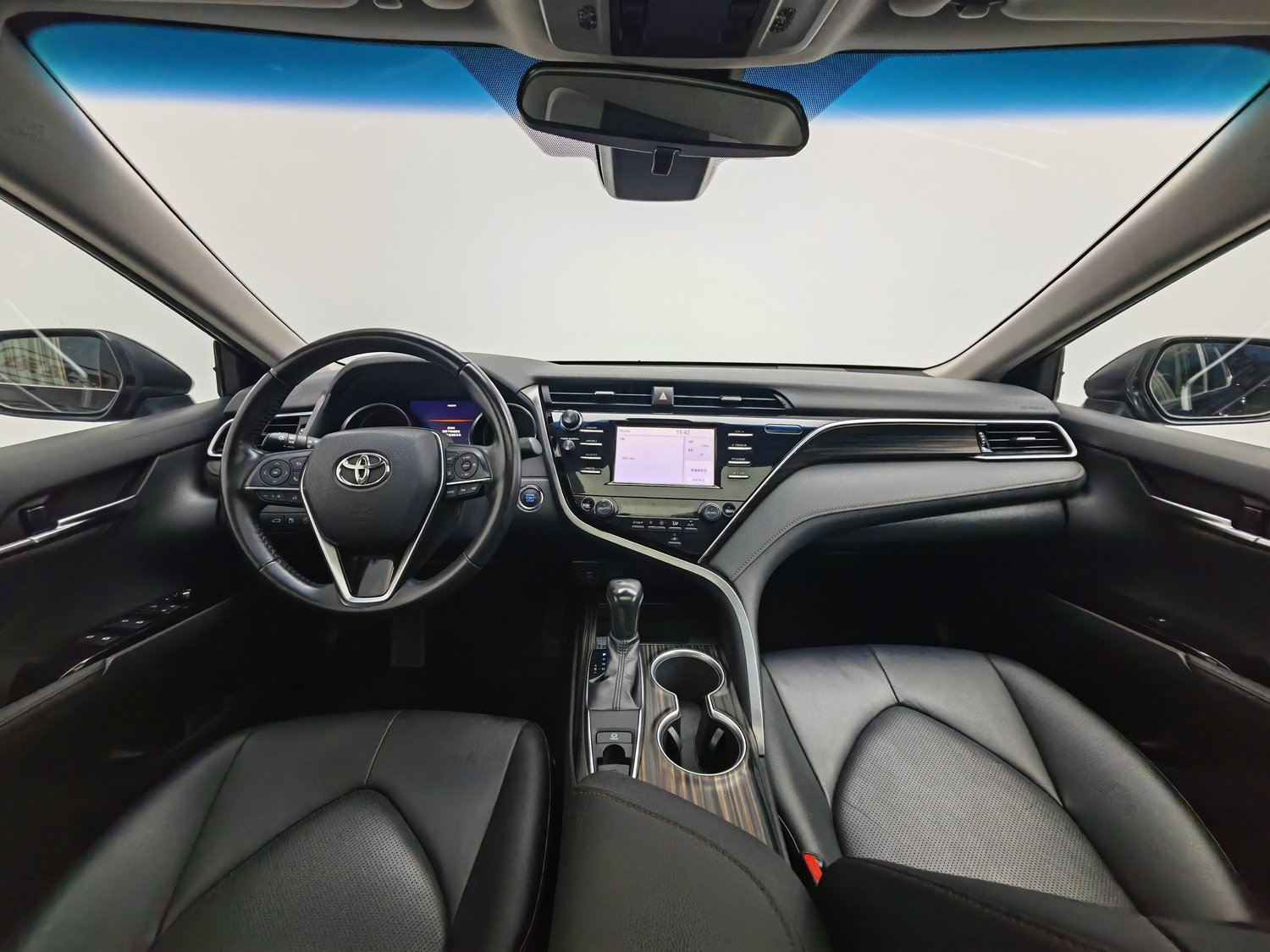 Used Toyota Camry 2018 2.0 AT