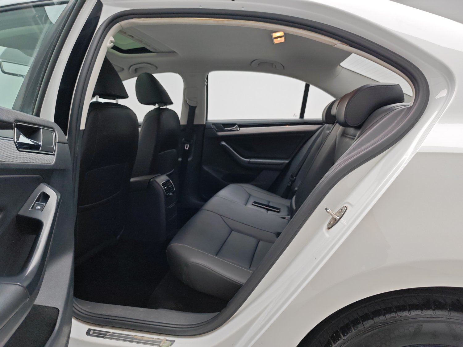 Used Volkswagen Sagitar 2017 1.6 MT