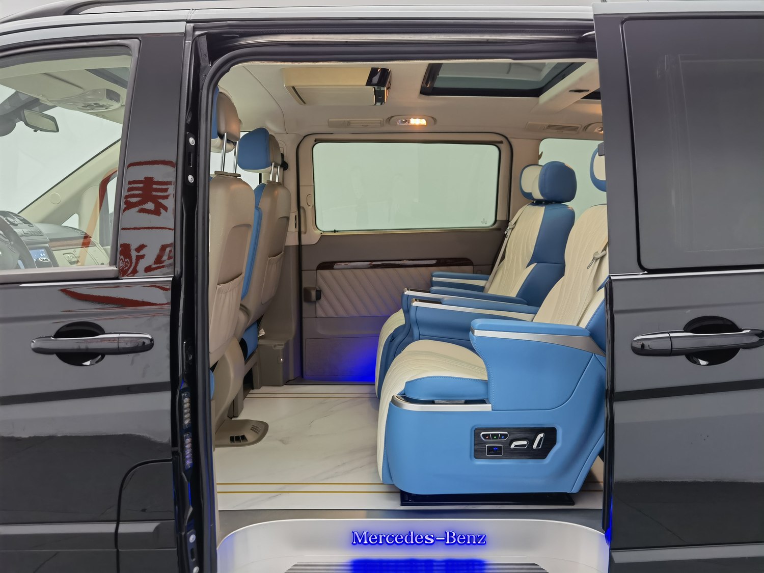 Used Mercedes-Benz Viano 2013 3.0 AT