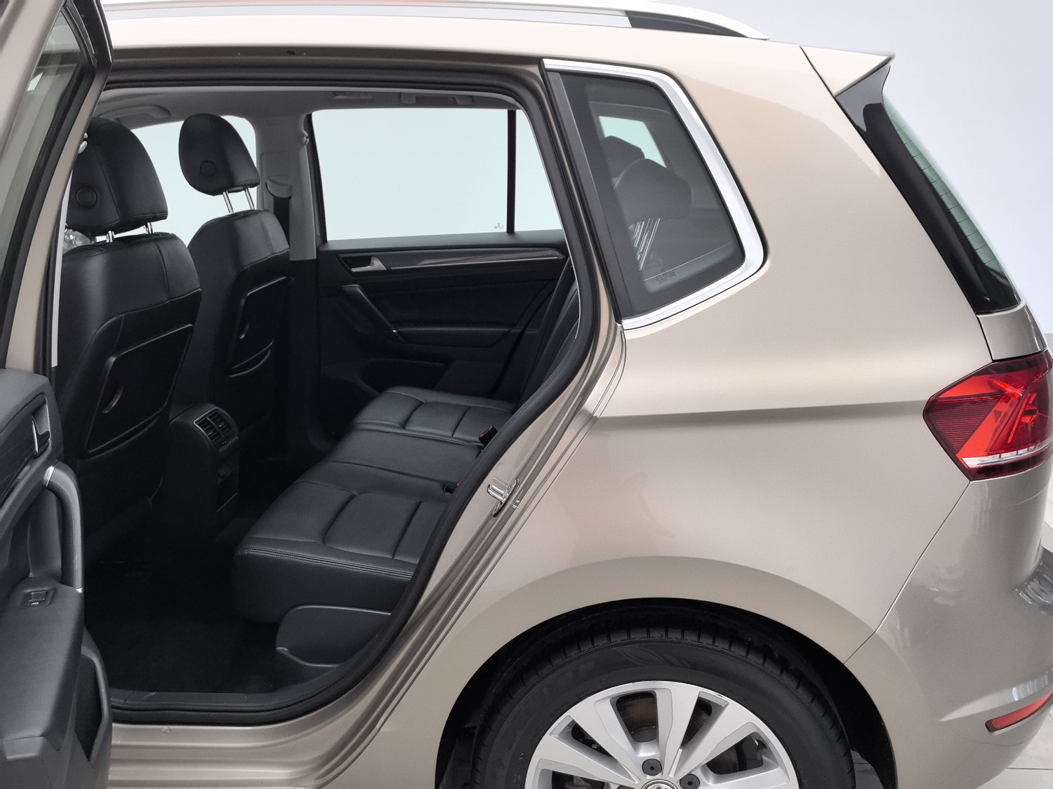 Used Volkswagen Golf Sportsvan 2016 1.4 AT