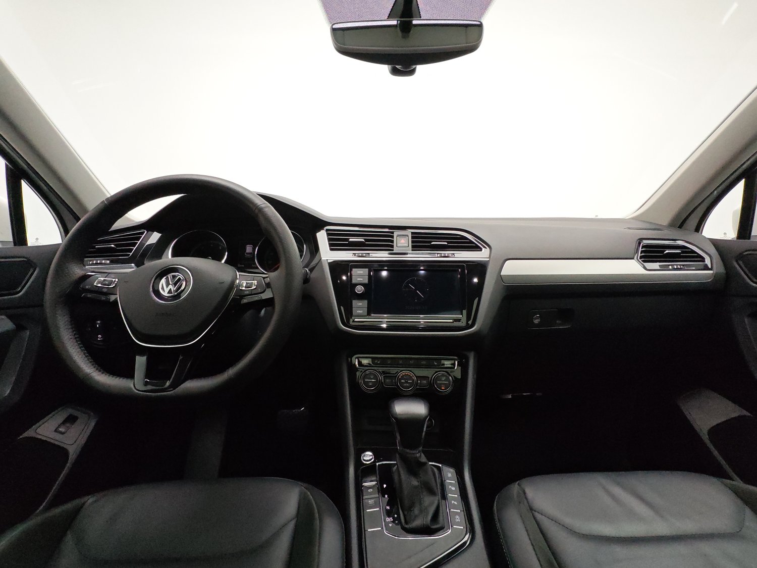Used Volkswagen Tiguan L 2019 2.0 AT