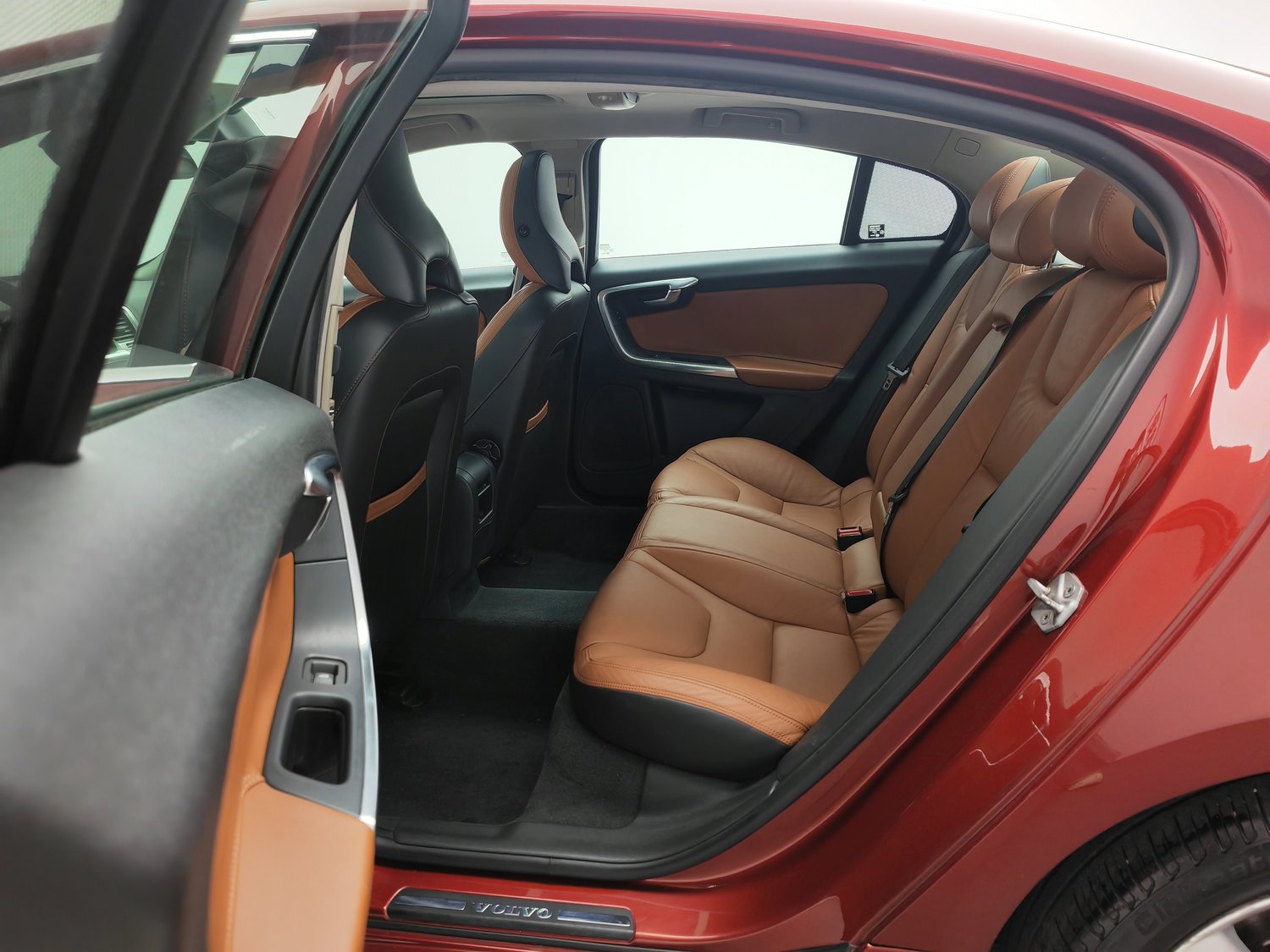 Used Volvo S60 2015 2.0 AT