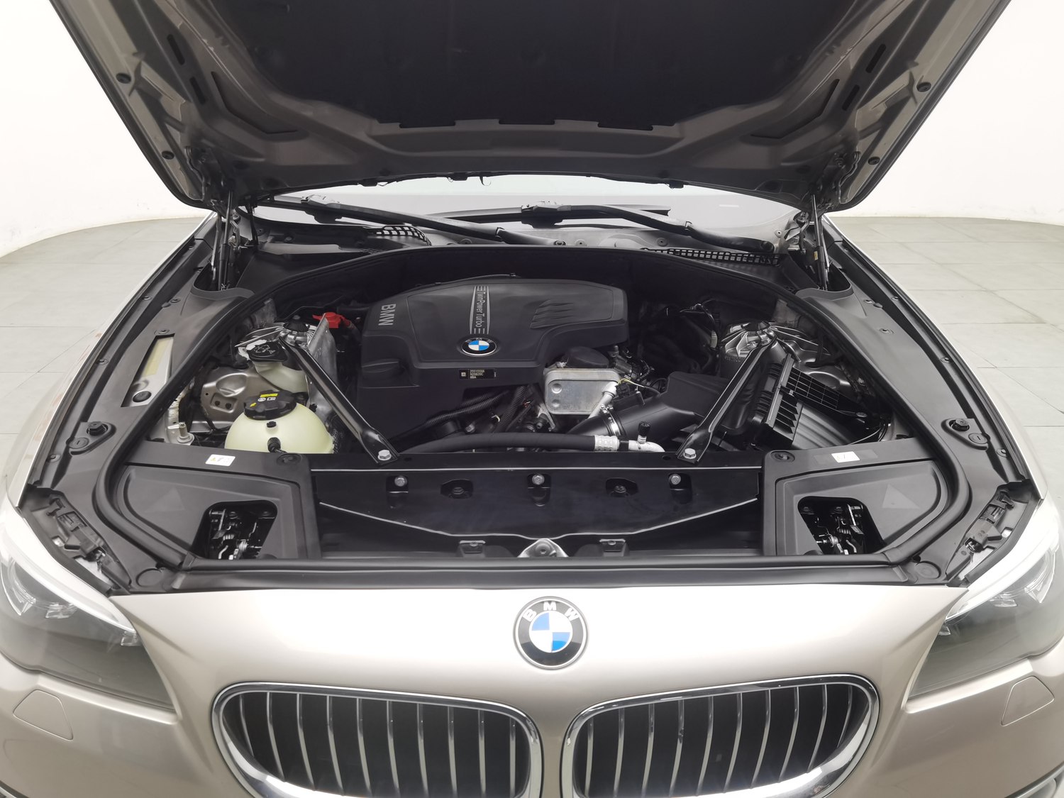 Used BMW THE5 2017 2.0 AT