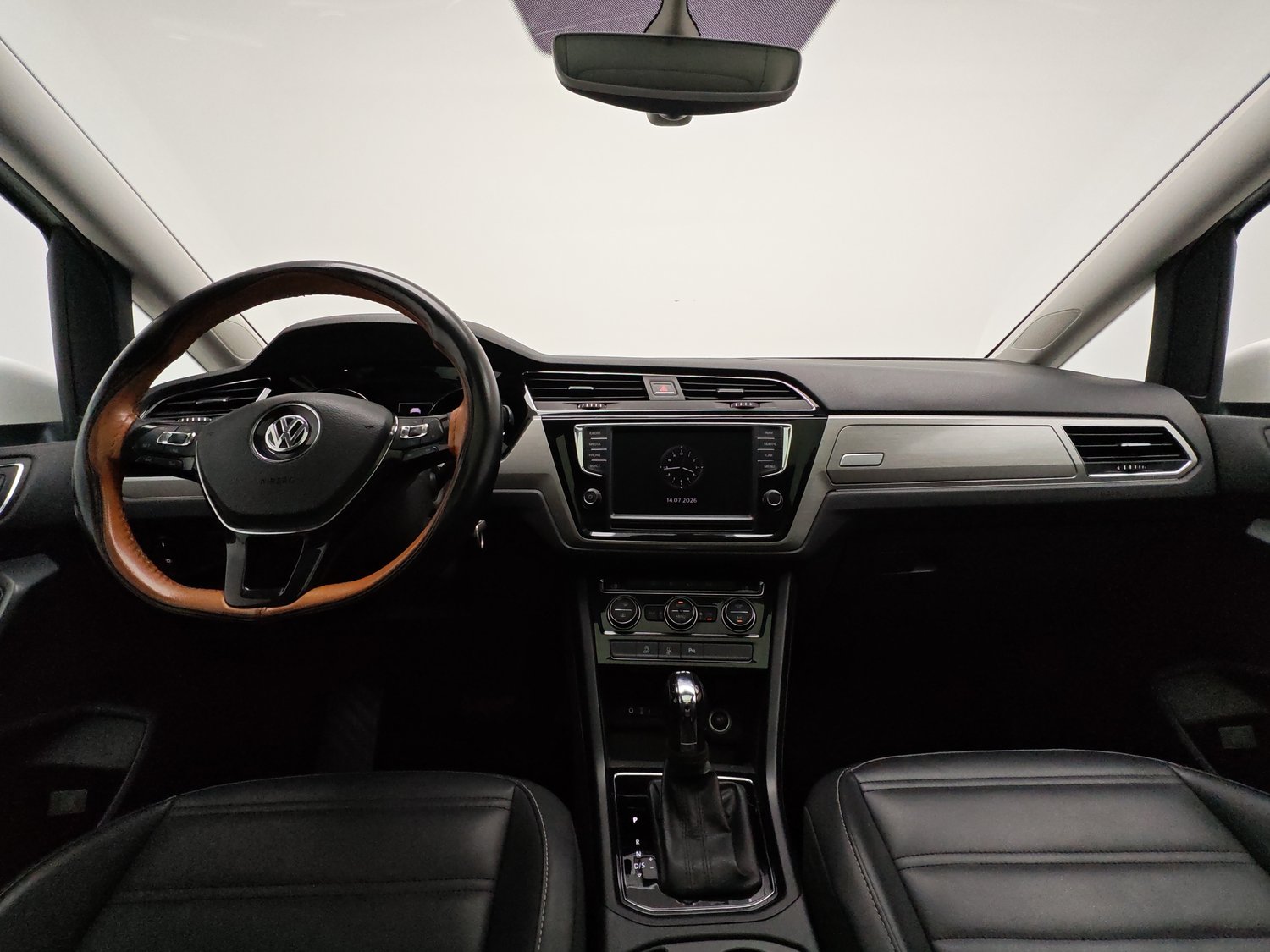 Used Volkswagen Touran 2018 1.4 AT