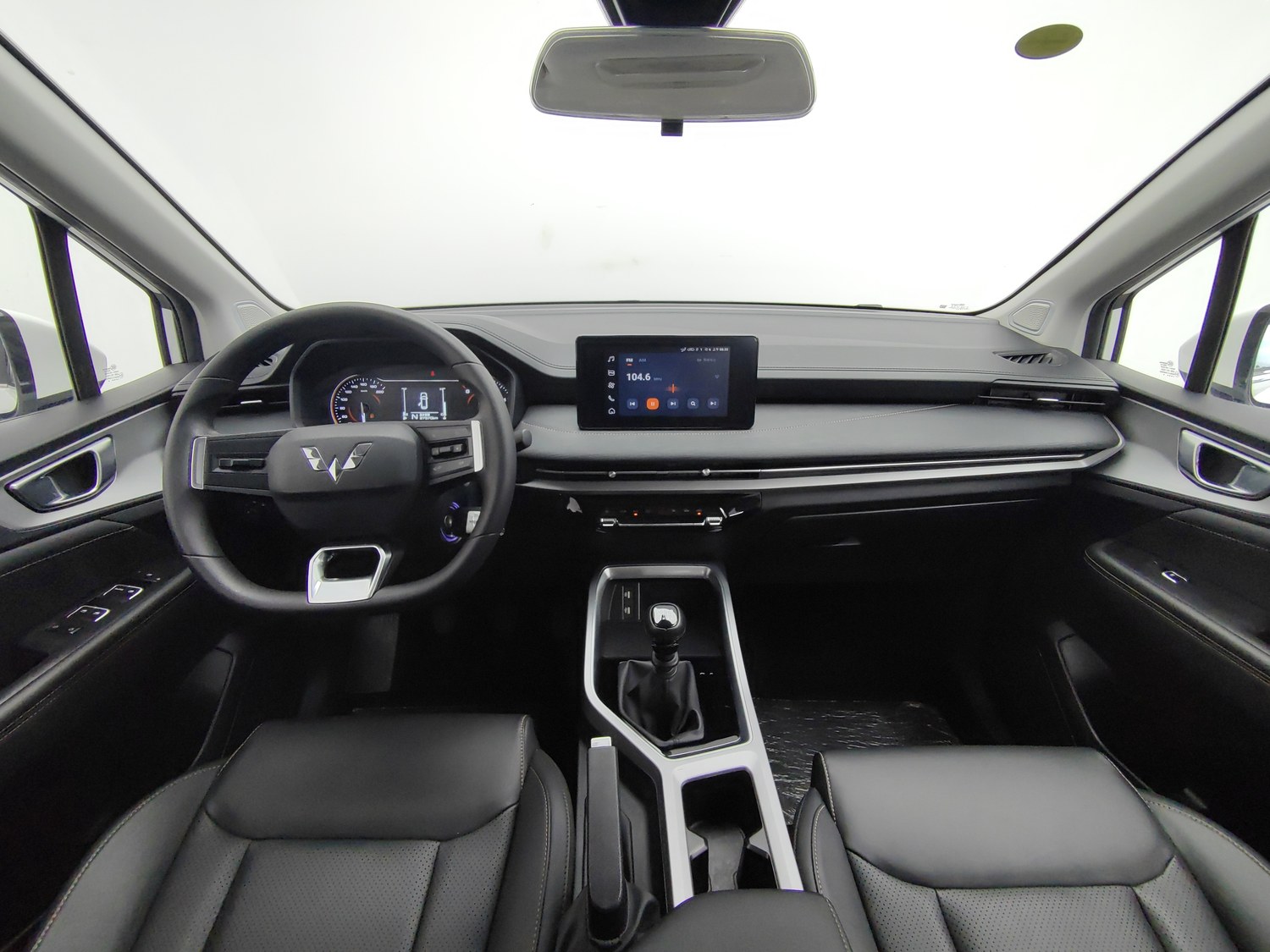 Used Wuling Jiachen 2022 1.5 MT