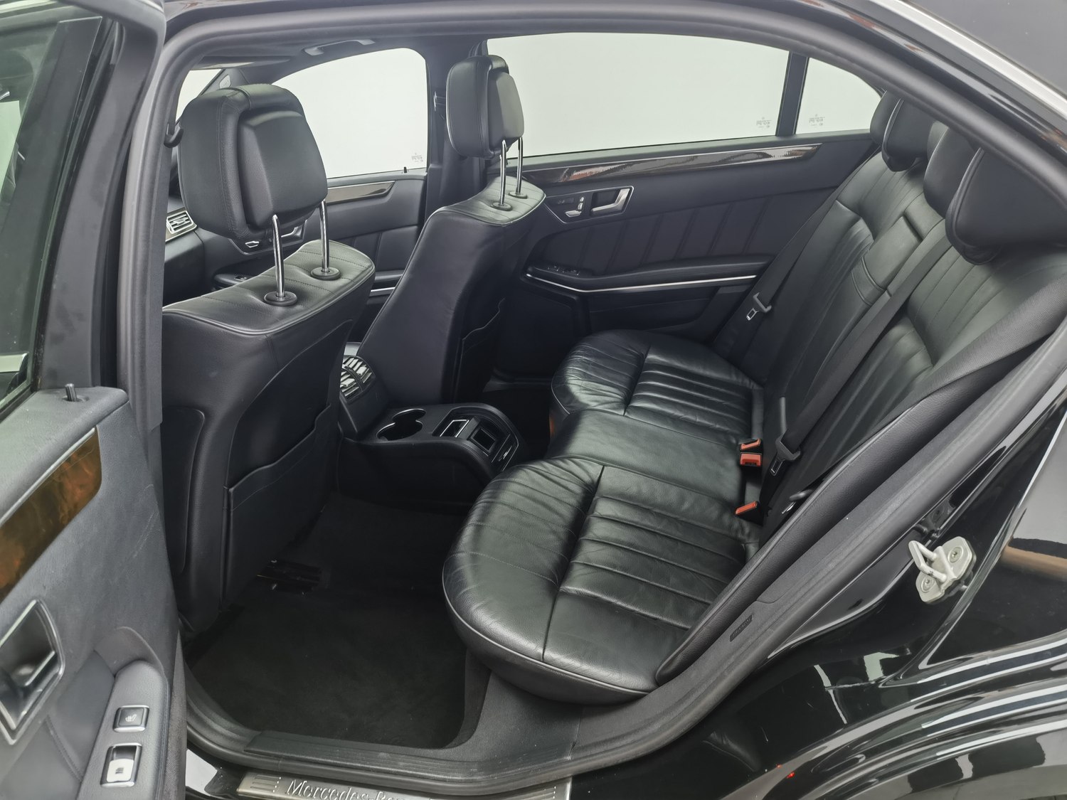 Used Mercedes-Benz E-Class 2015 2.0 AT