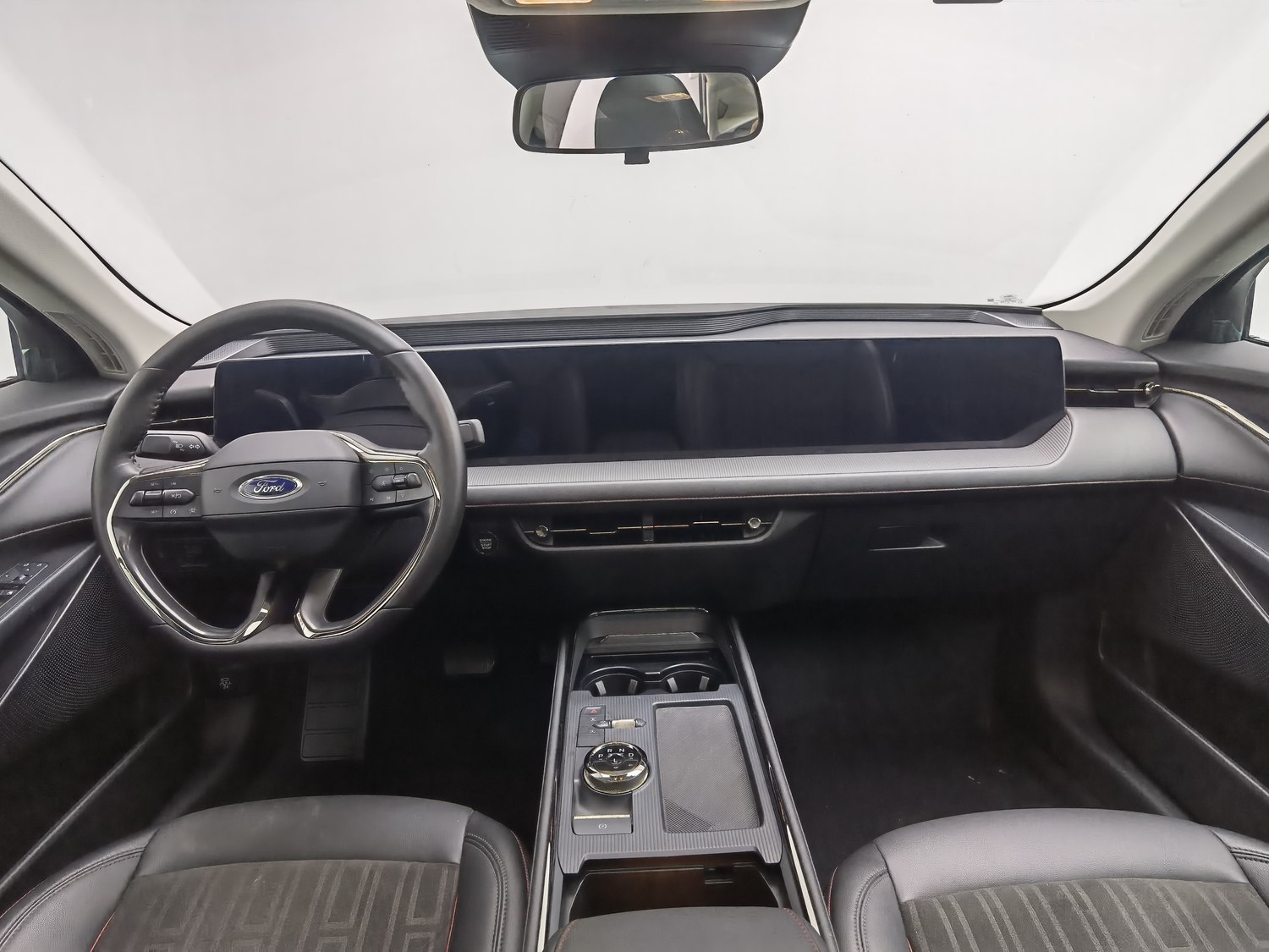 Used Ford Mondeo 2022 2.0 AT