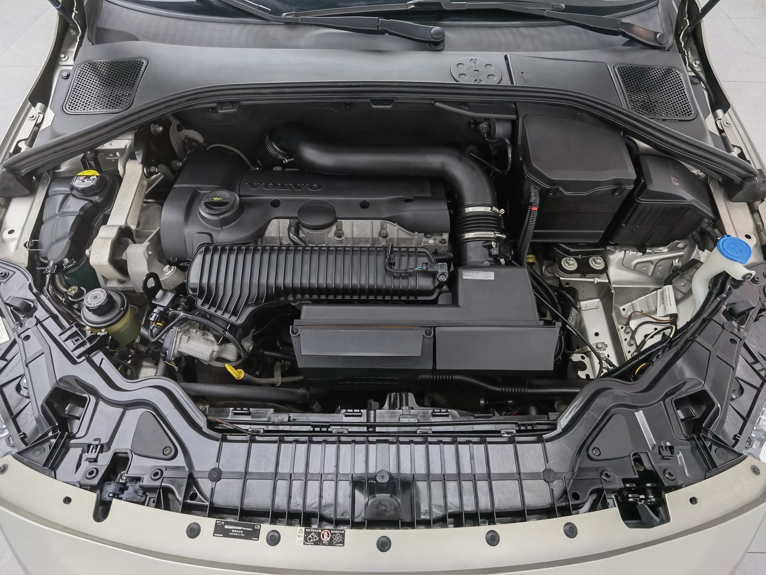 Used Volvo S60 2015 2.0 AT