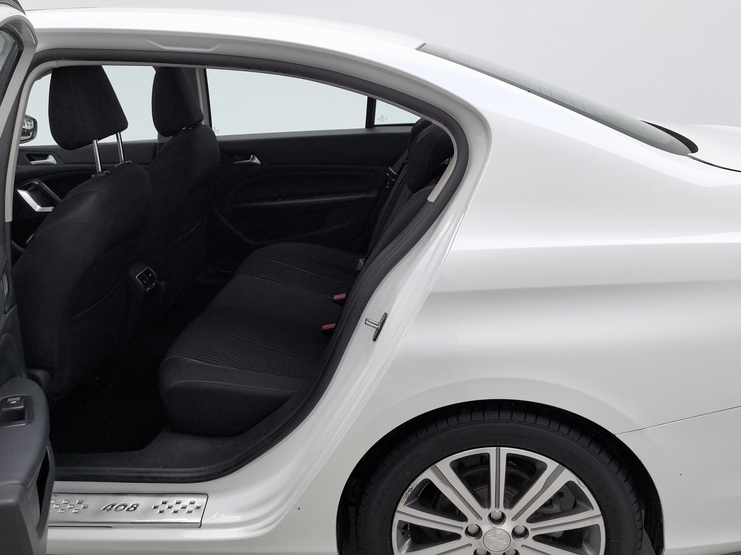 Used Peugeot 408 2015 1.2 AT