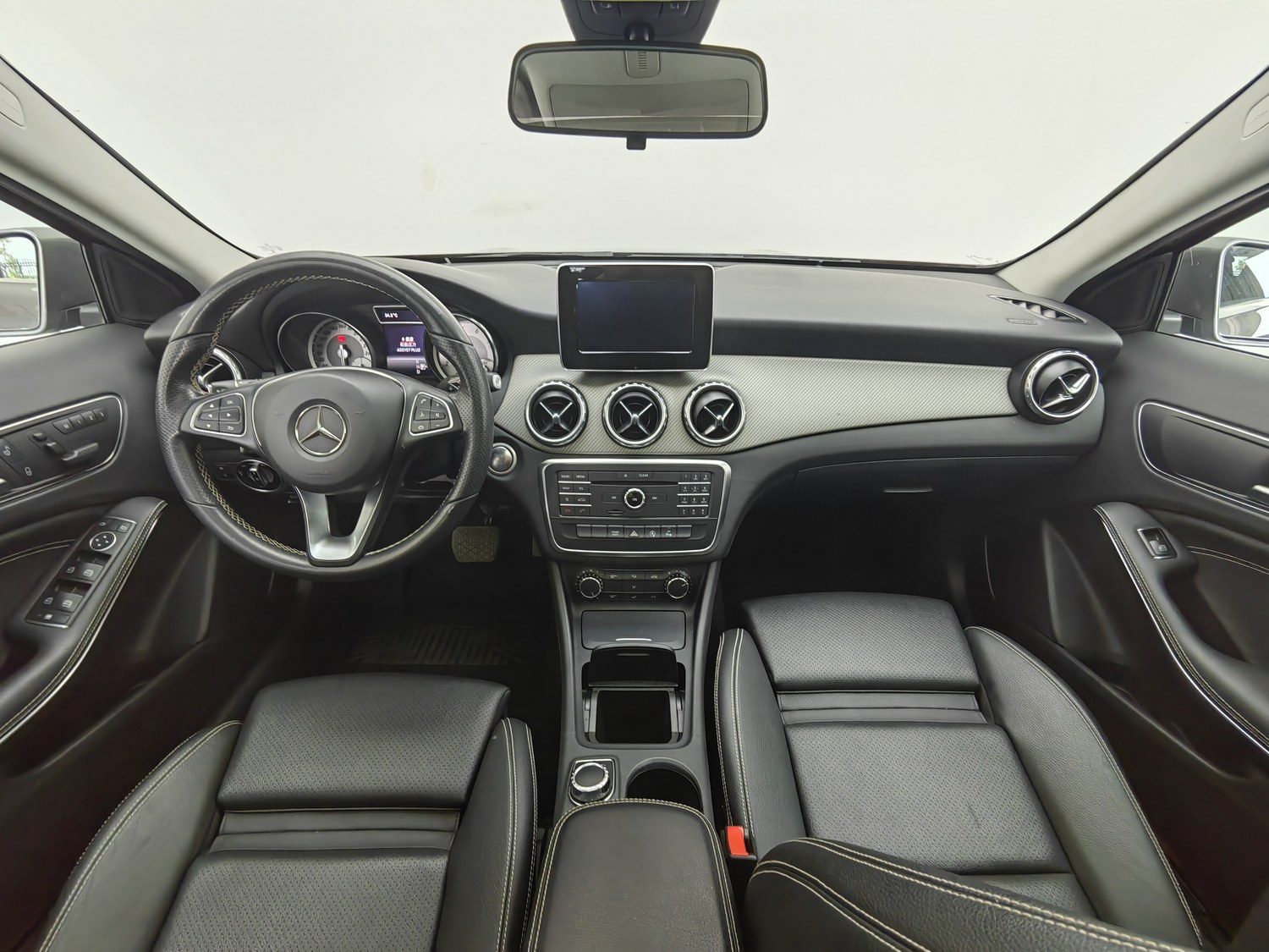 Used Mercedes-Benz GLA 2016 1.6 AT