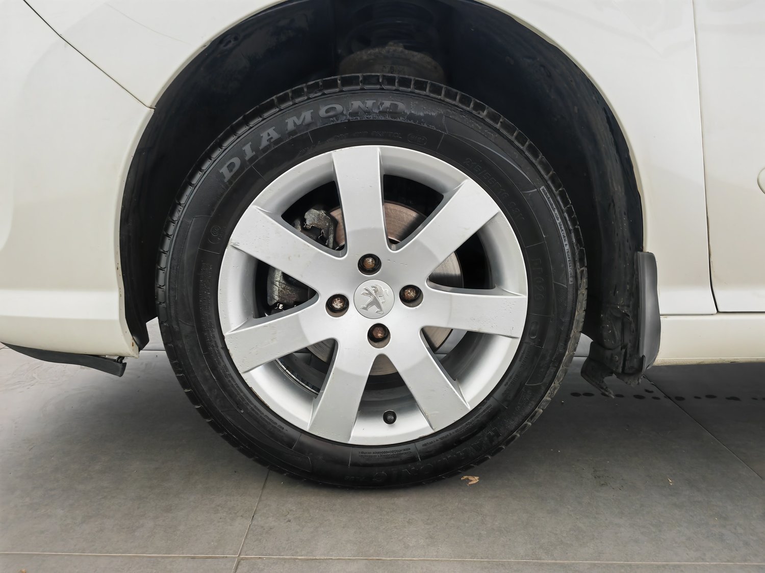 Used Peugeot 408 2013 1.6 MT