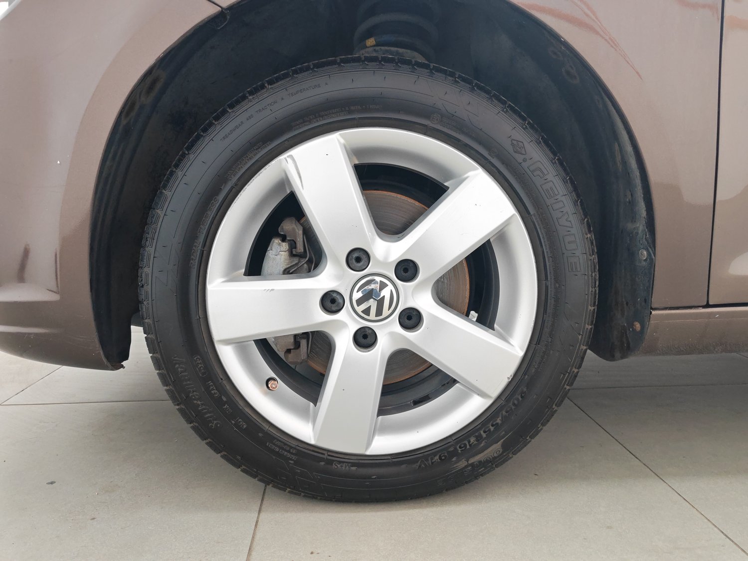 Used Volkswagen Touran 2013 1.4 MT