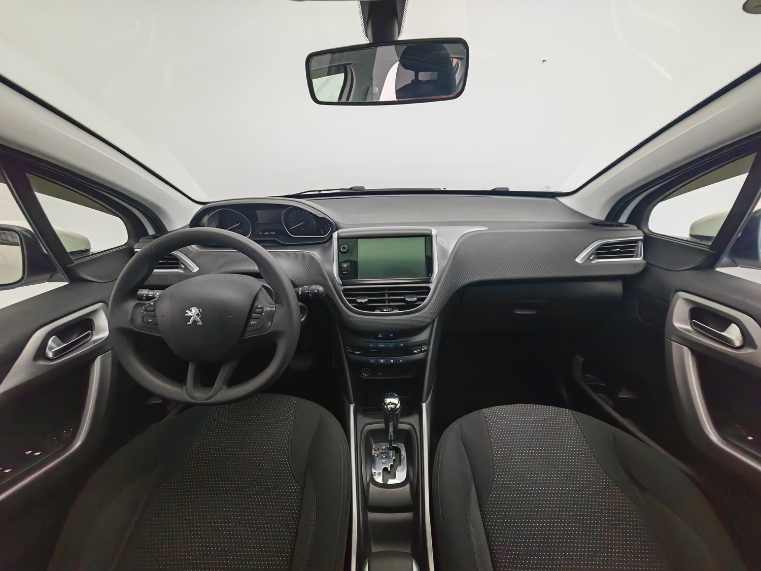 Used Peugeot 2008 2014 1.6 AT