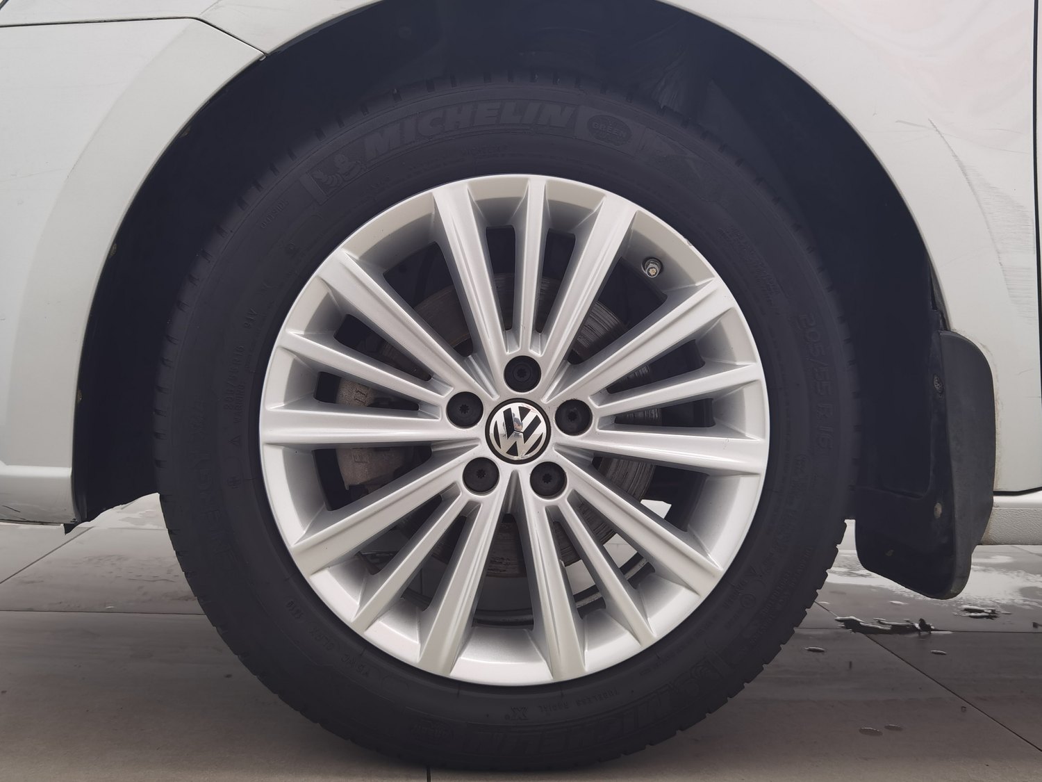 Used Volkswagen Gran Lavida 2013 1.6 MT