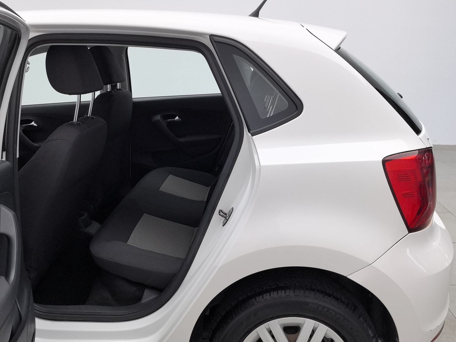 Used Volkswagen Polo 2018 1.5 AT