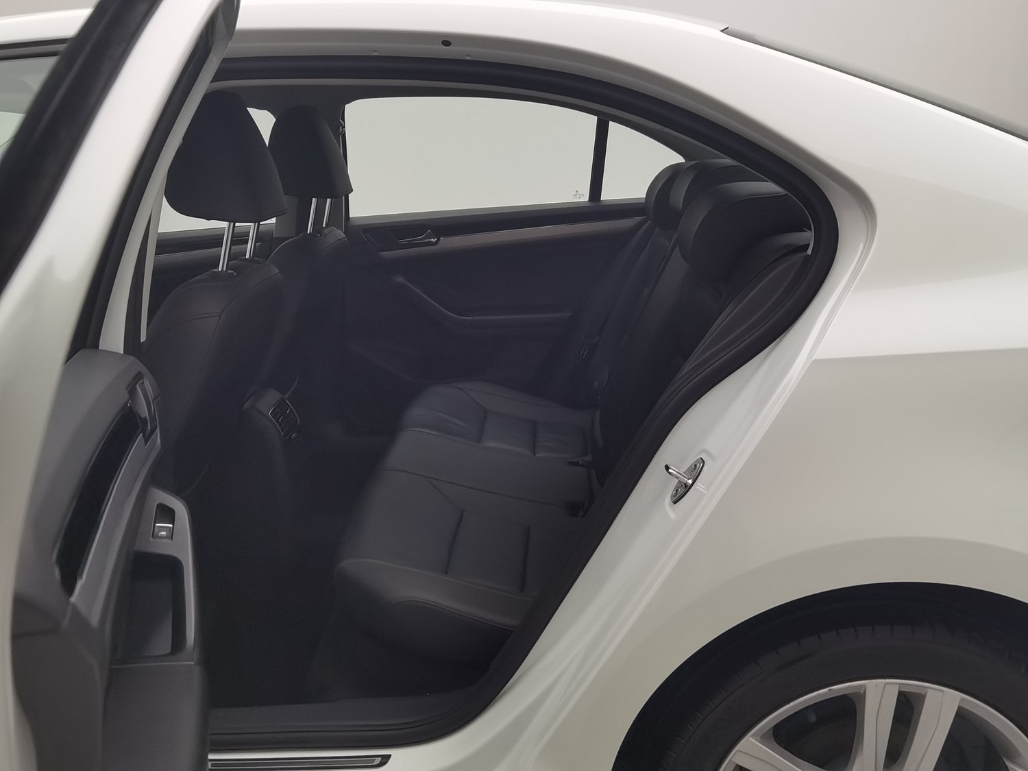 Used Volkswagen Sagitar 2018 1.4 AT
