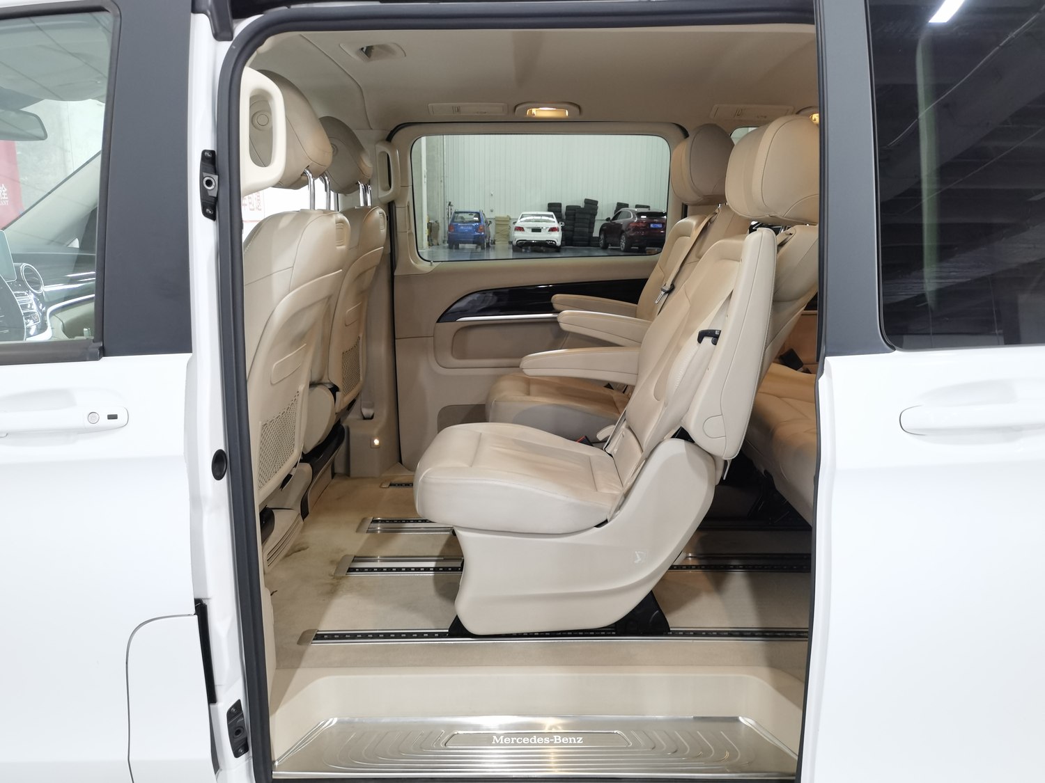 Used Mercedes-Benz V-Class 2016 2.0 AT