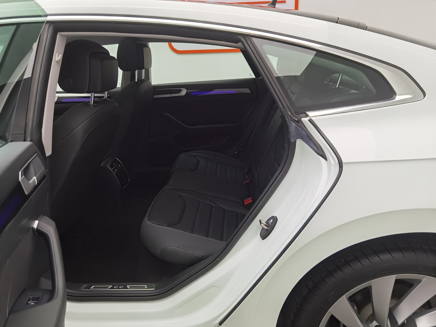 Used Volkswagen CC 2023 2.0 AT