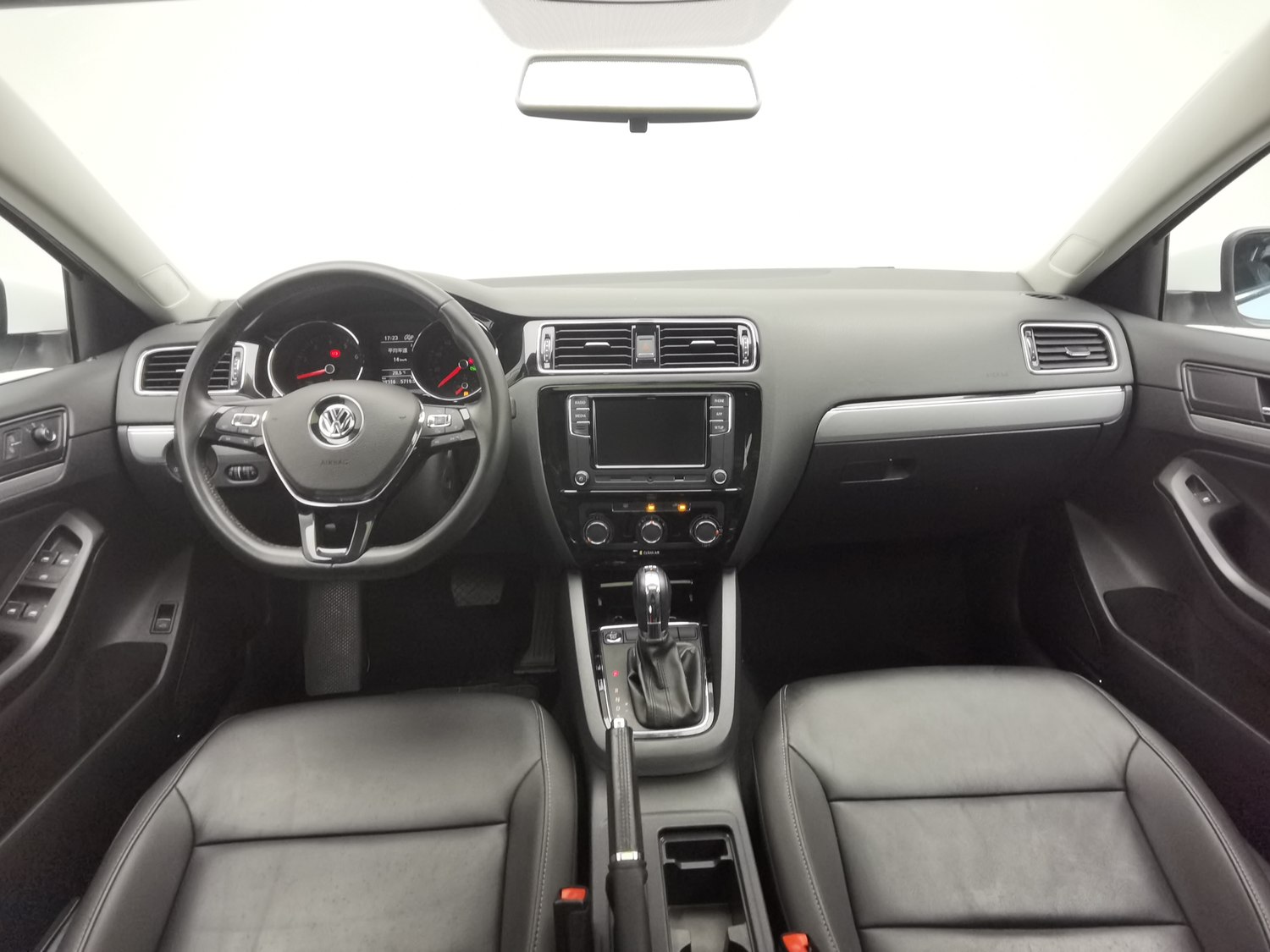 Used Volkswagen Sagitar 2018 1.4 AT