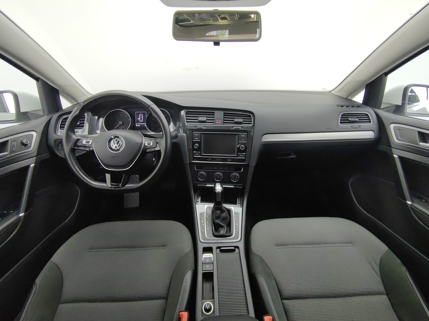 Used Volkswagen Golf 2018 1.4 AT