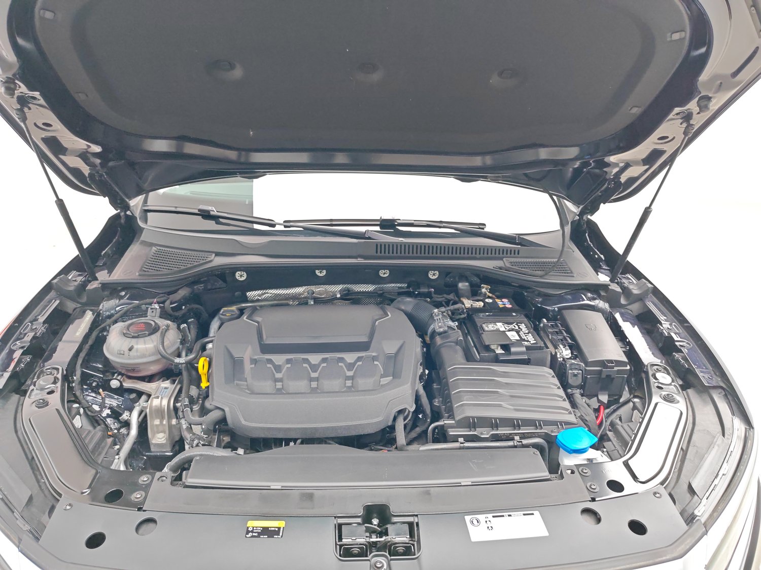 Used Volkswagen Passat 2025 2.0 AT