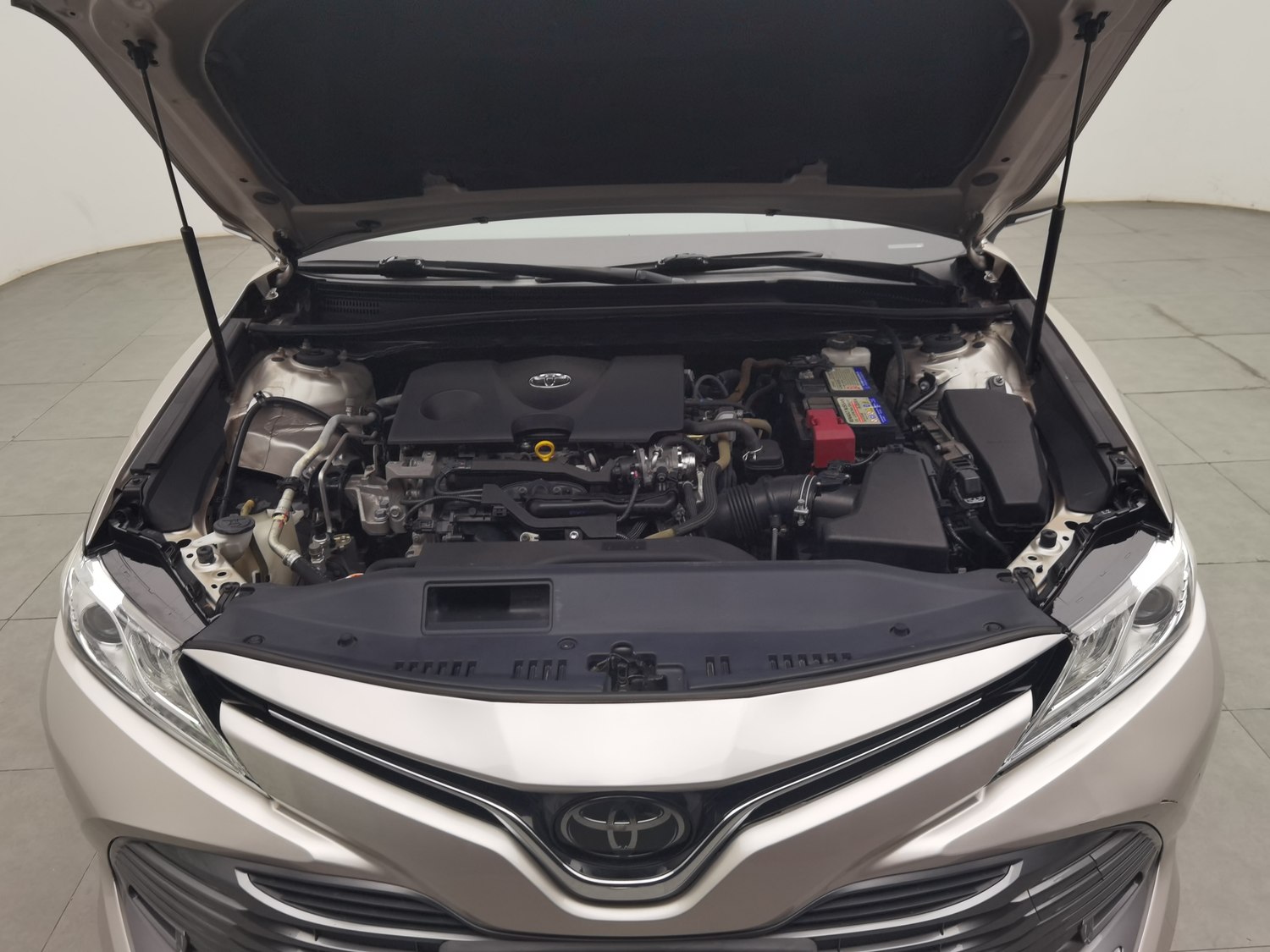Used Toyota Camry 2019 2.0 AT