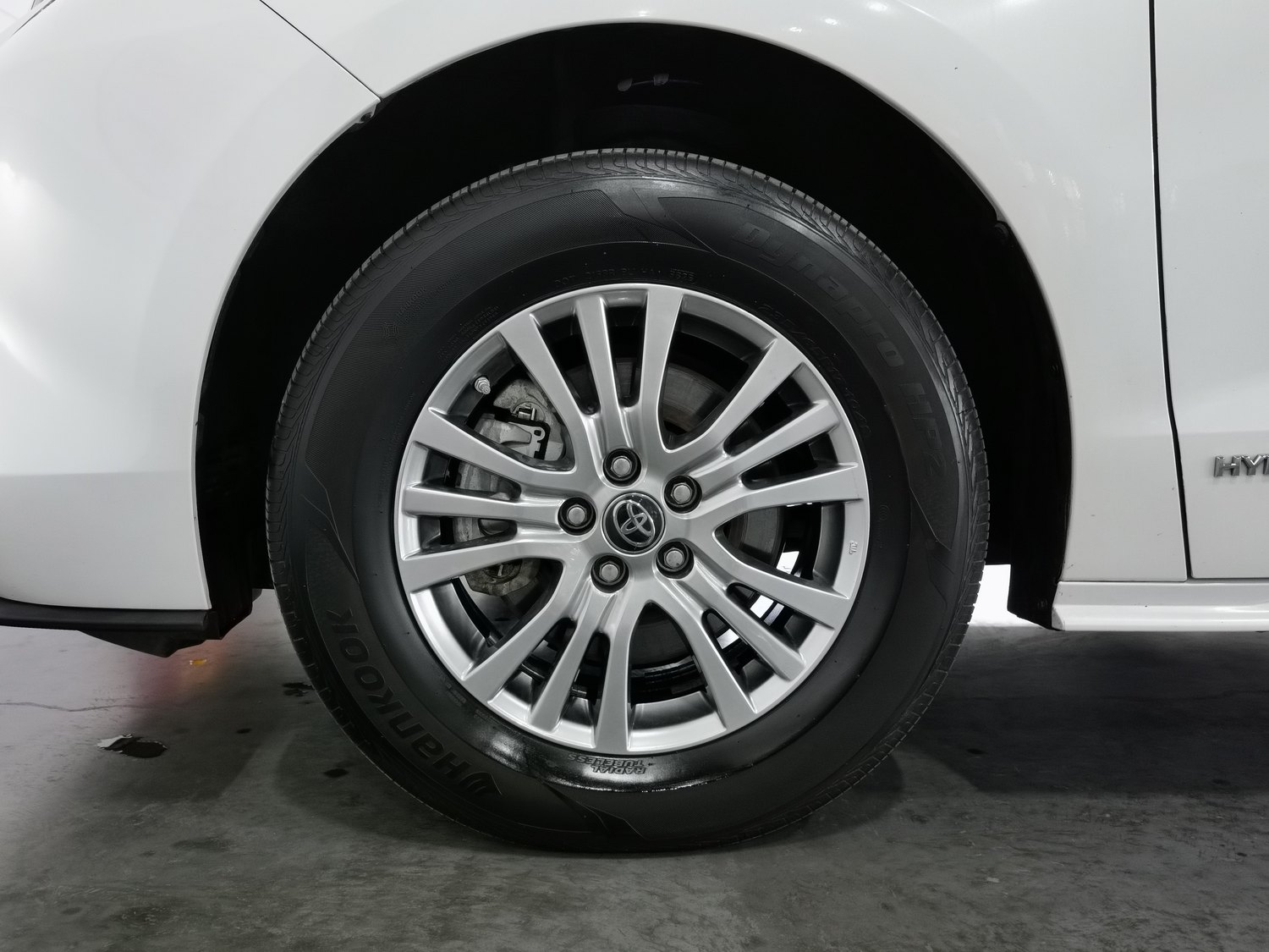 Used Toyota Sienna 2023 2.5 AT