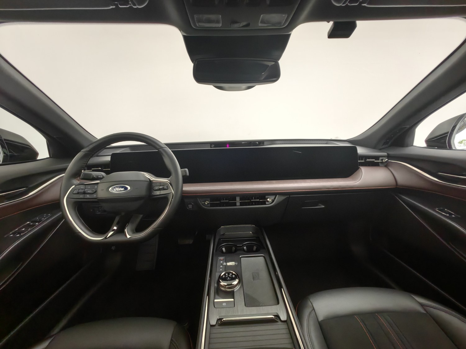 Used Ford Mondeo 2022 2.0 AT