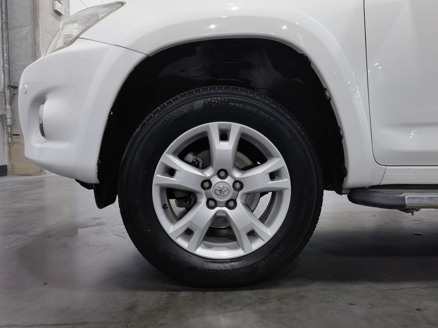 Used Toyota RAV4 2011 2.0 AT