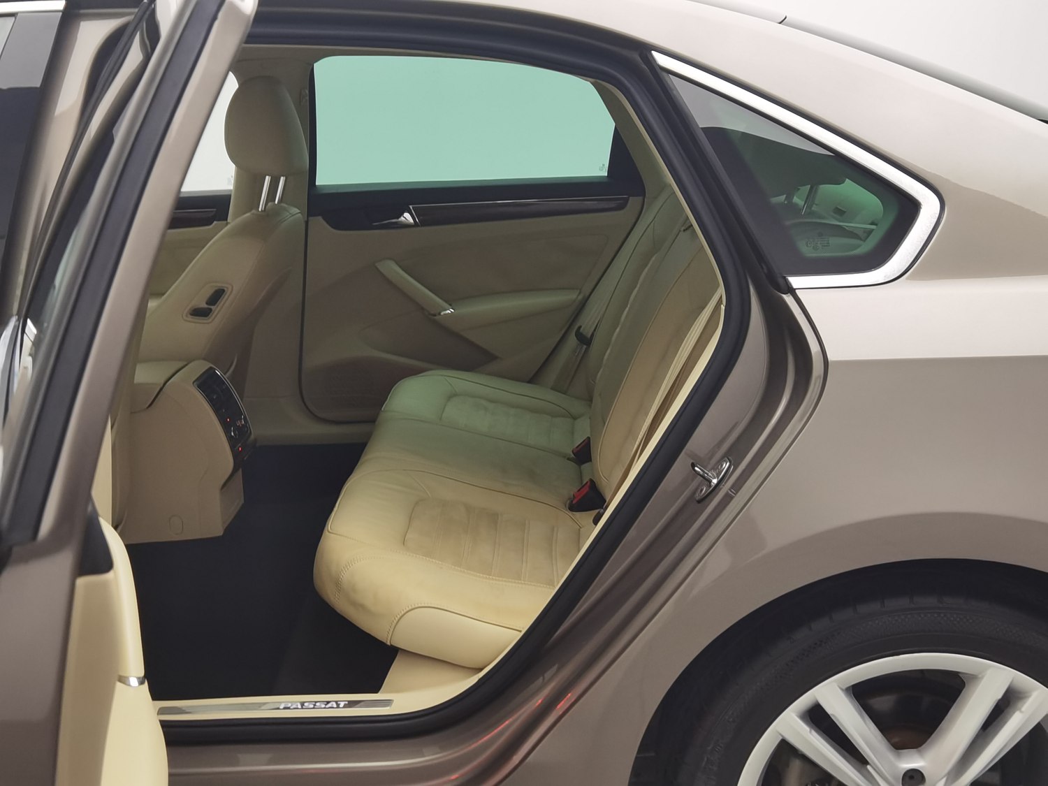 Used Volkswagen Passat 2013 2.0 AT