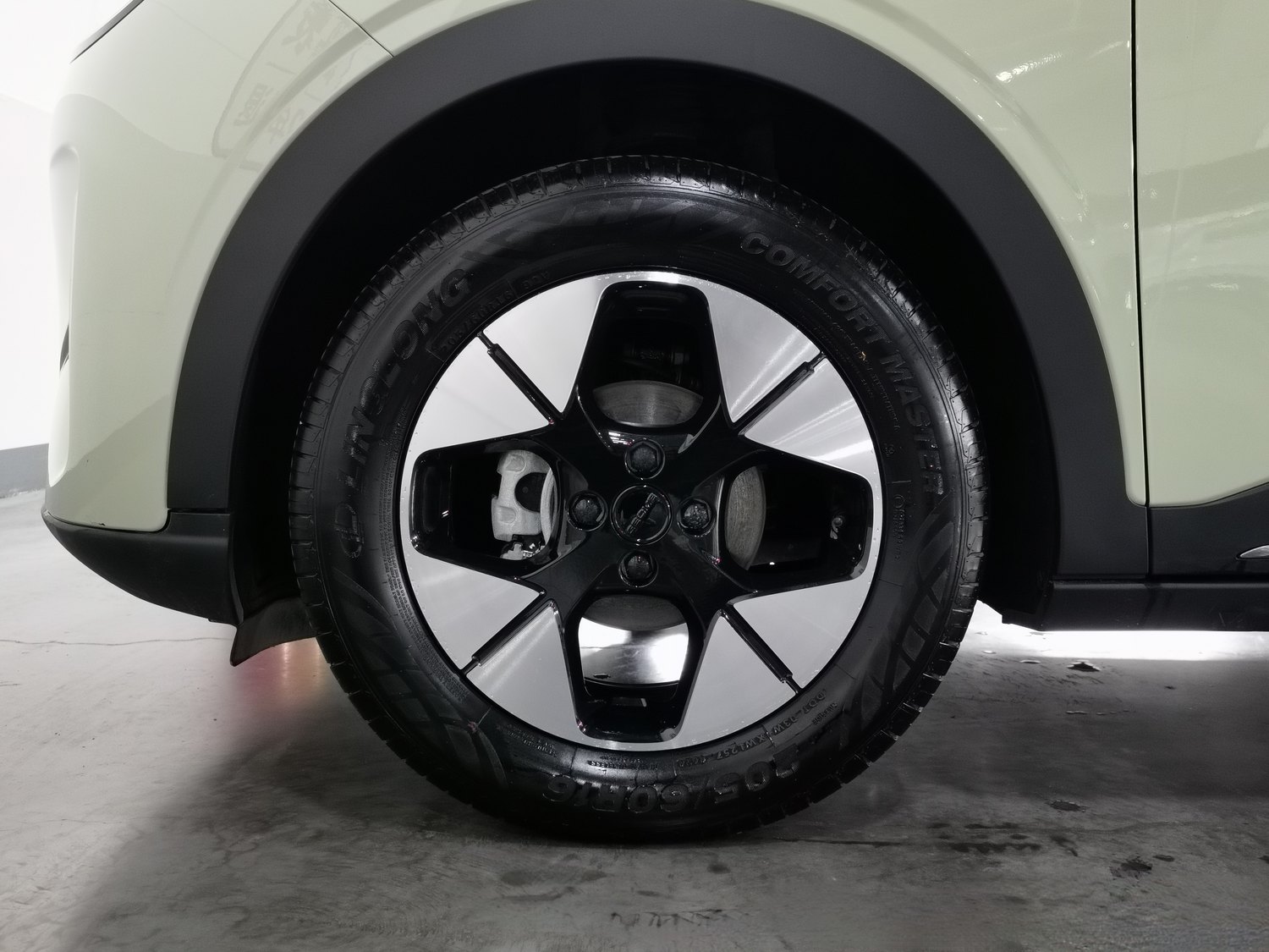 Used Geely Galaxy Wish 2025