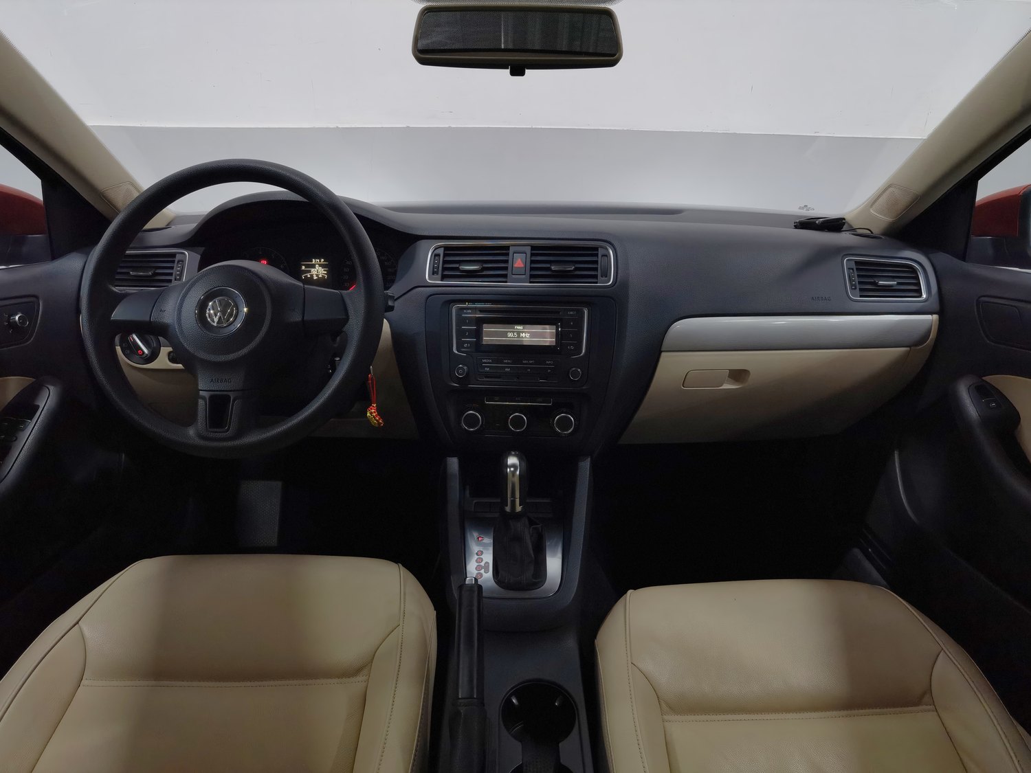 Used Volkswagen Sagitar 2012 1.6 AT