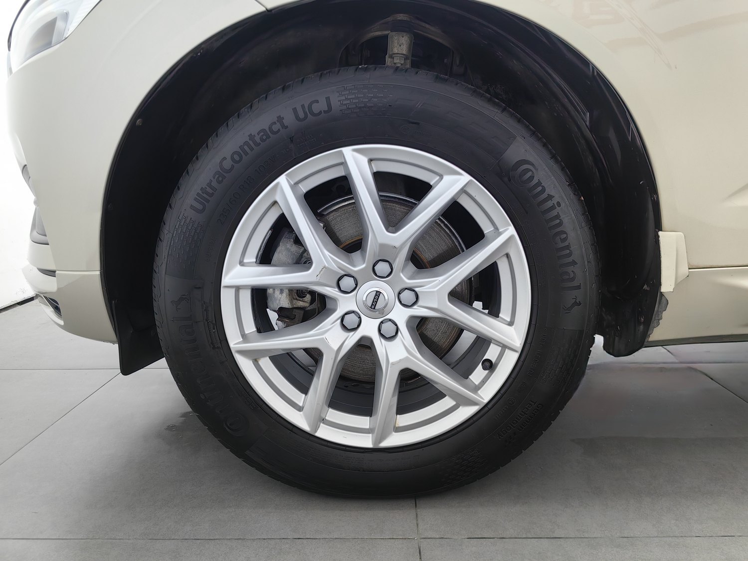 Used Volvo XC60 2019 2.0 AT