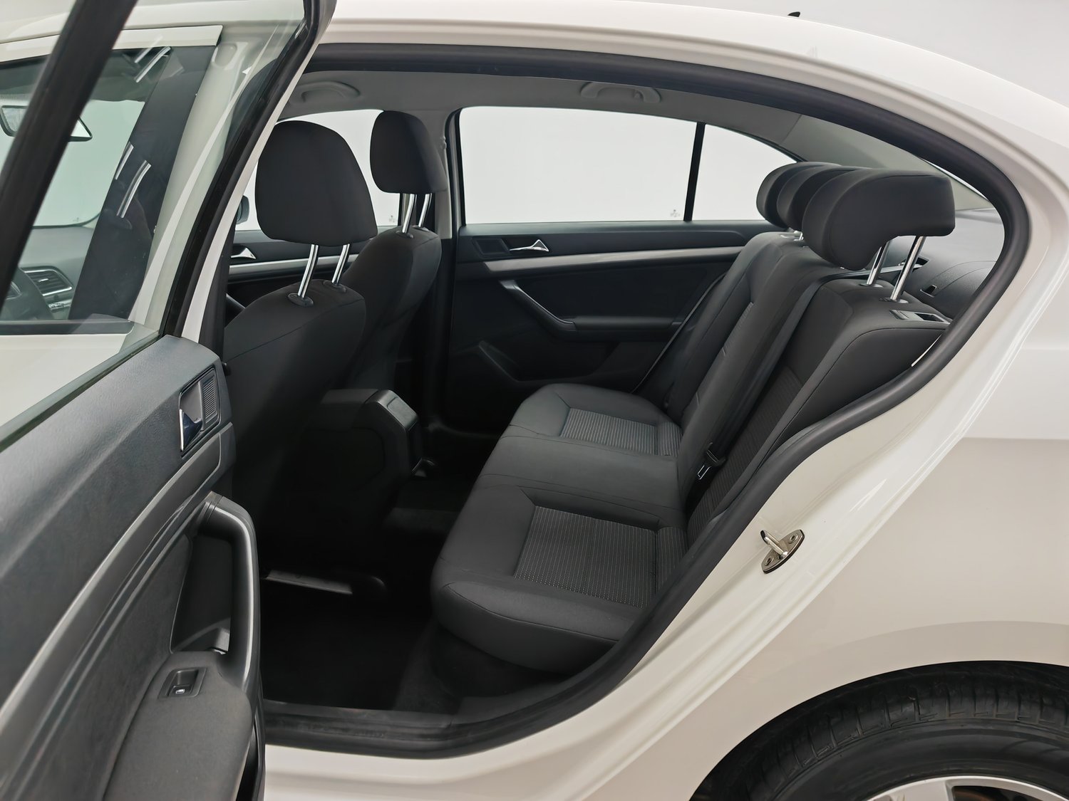 Used Volkswagen Lavida 2015 1.6 MT