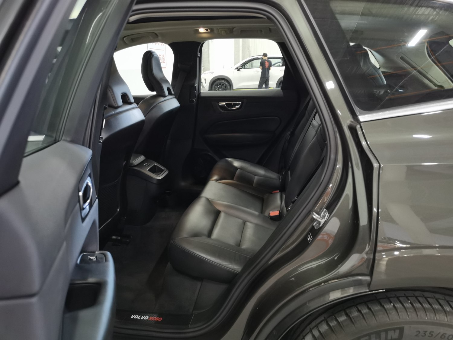 Used Volvo XC60 2021 2.0 AT