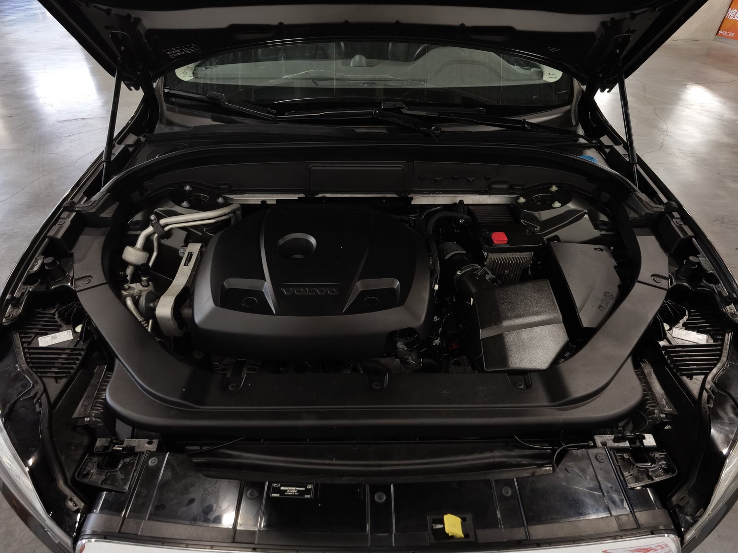 Used Volvo XC60 2021 2.0 AT