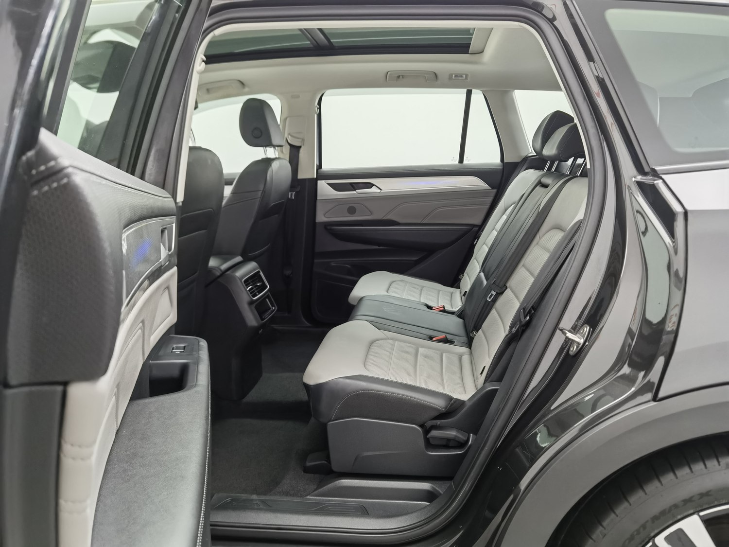 Used Volkswagen Tavendor 2023 2.0 AT