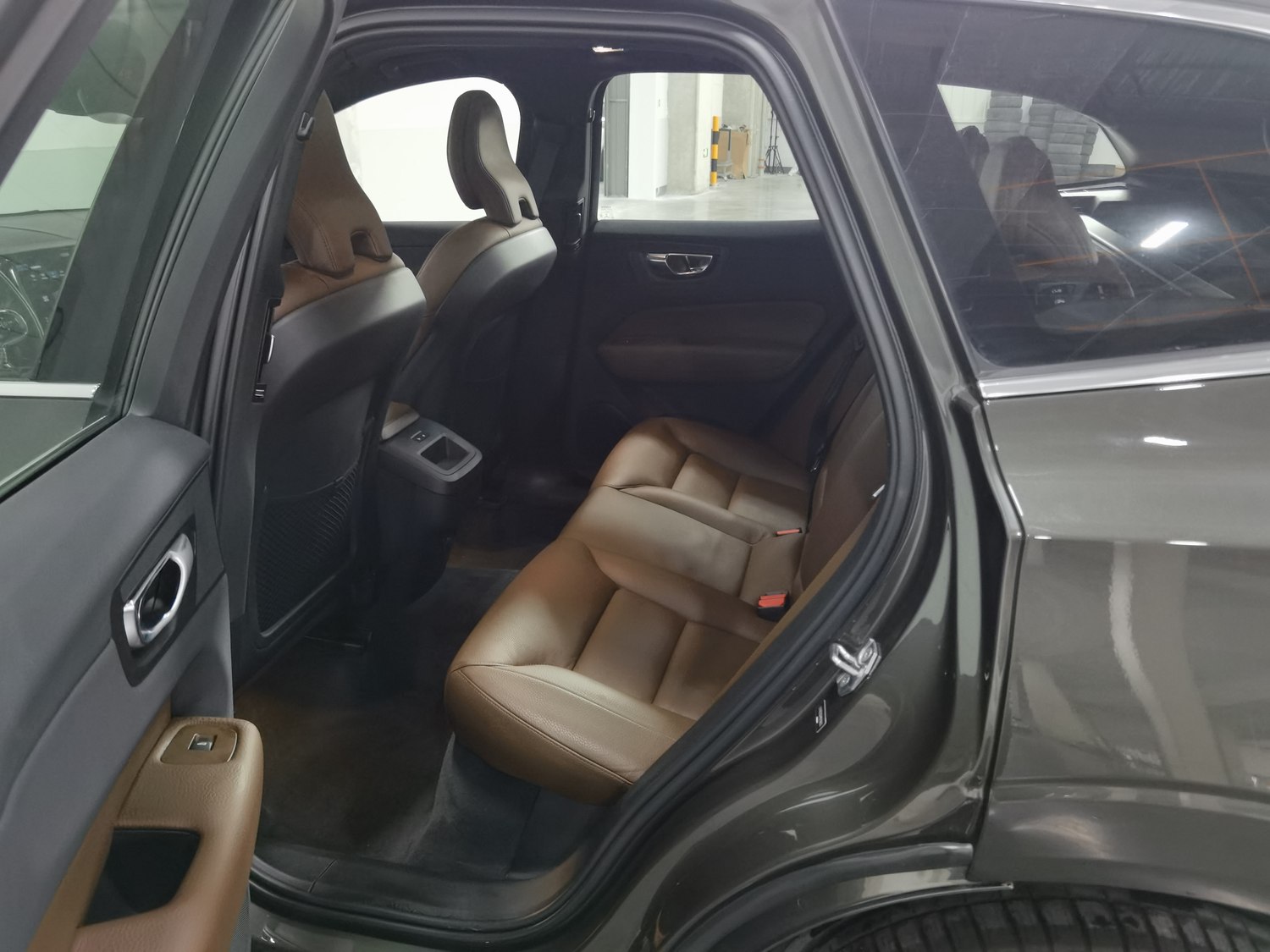 Used Volvo XC60 2021 2.0 AT