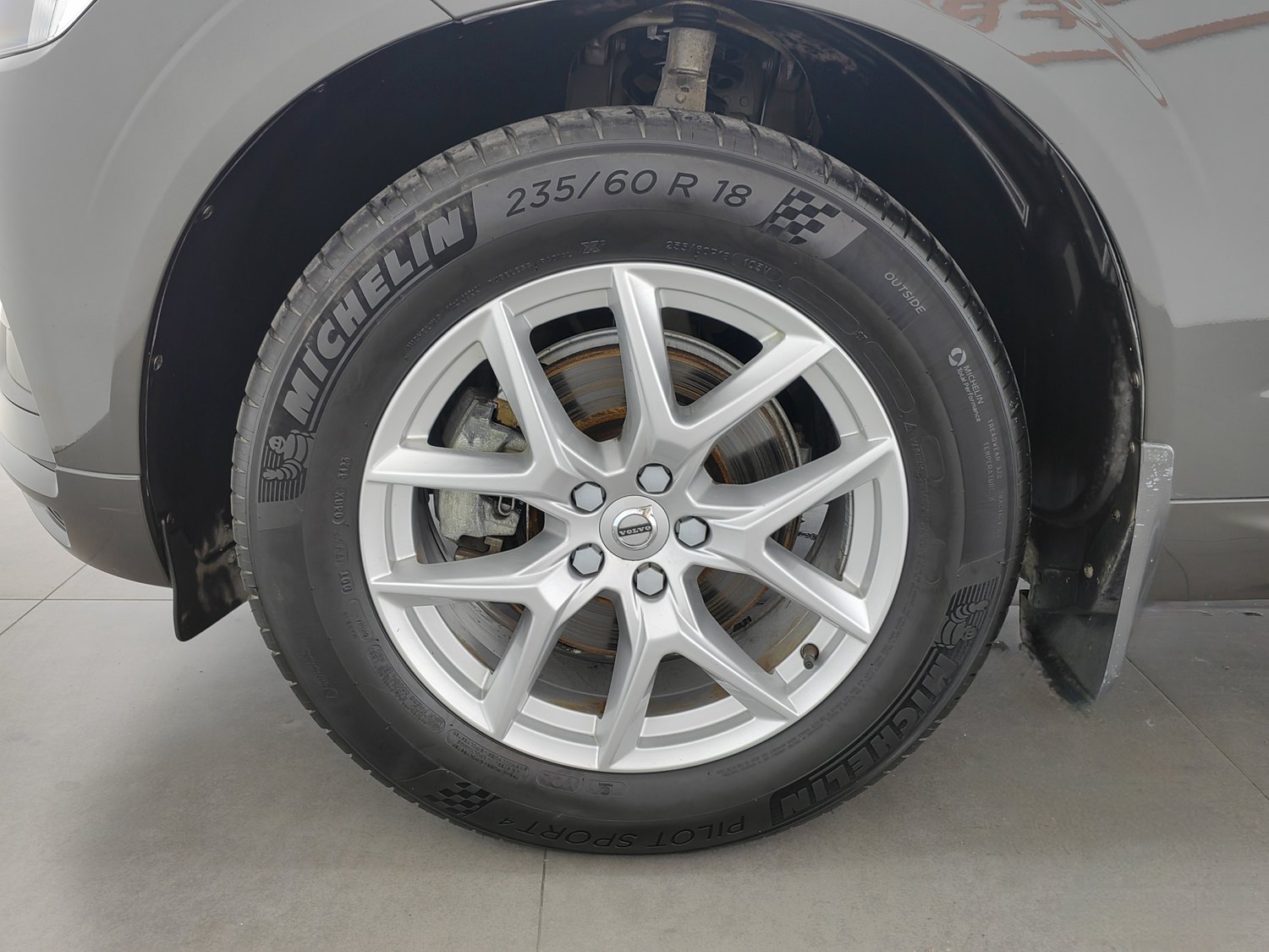 Used Volvo XC60 2019 2.0 AT