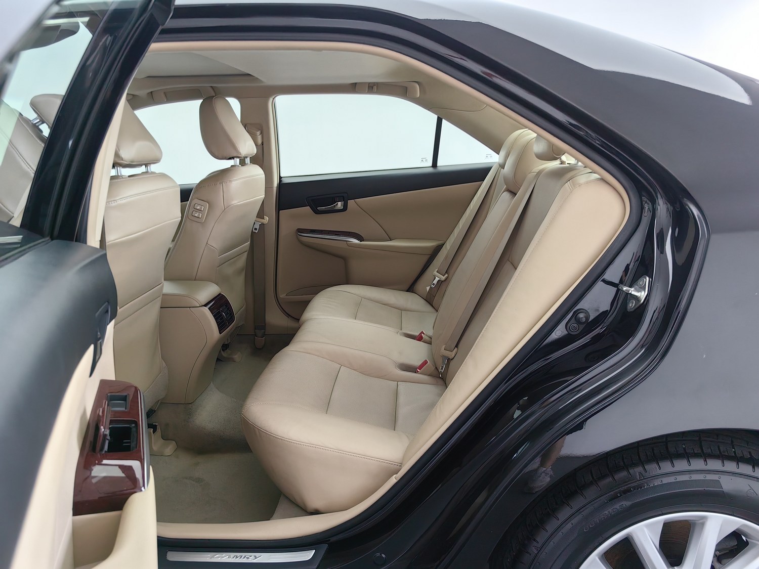 Used Toyota Camry 2013 2.0 AT
