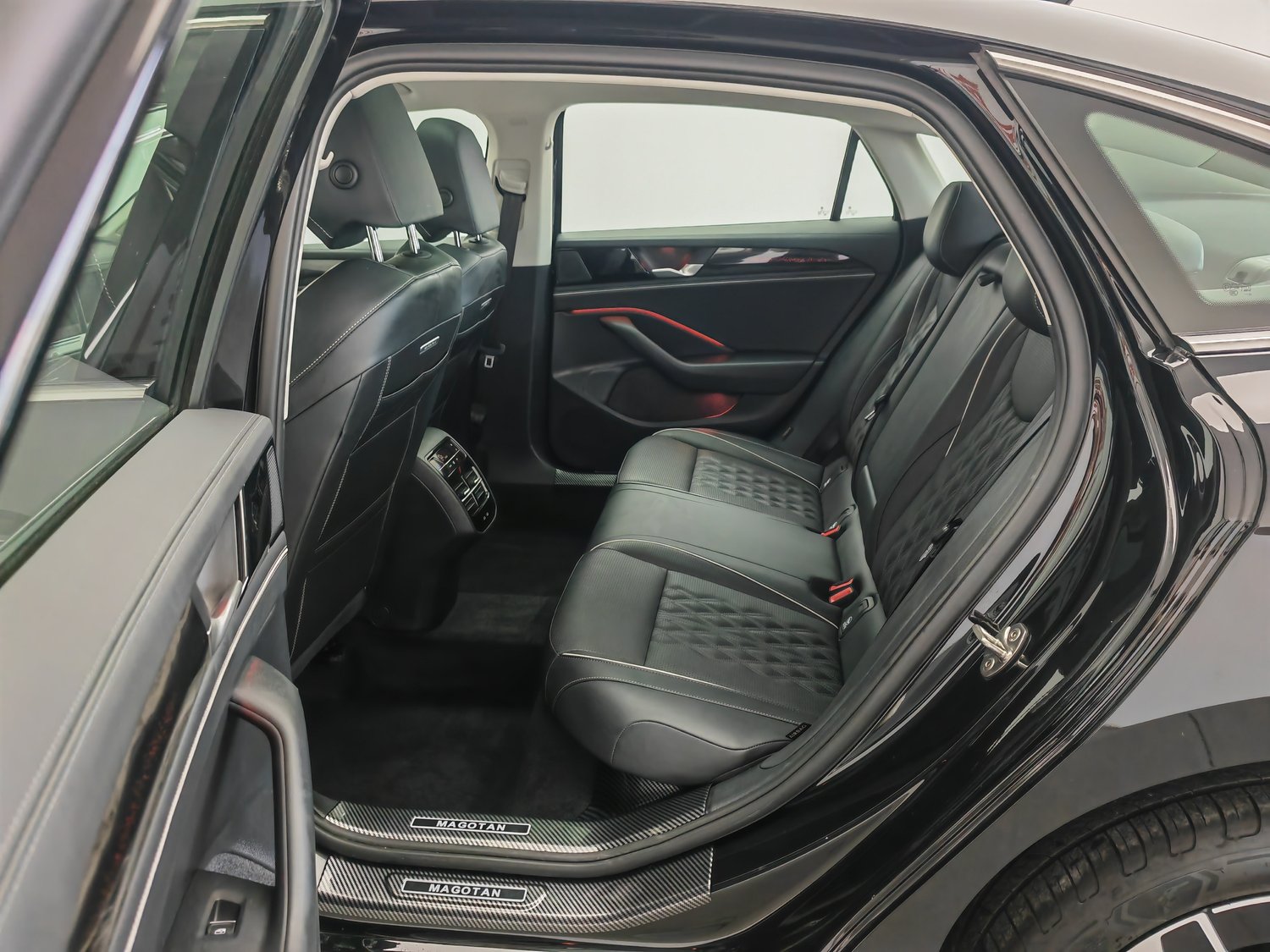 Used Volkswagen Magotan 2024 2.0 AT