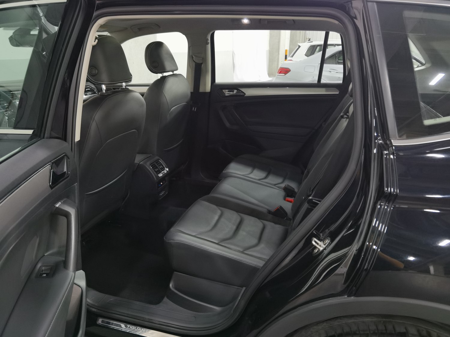 Used Volkswagen Tiguan L 2021 2.0 AT