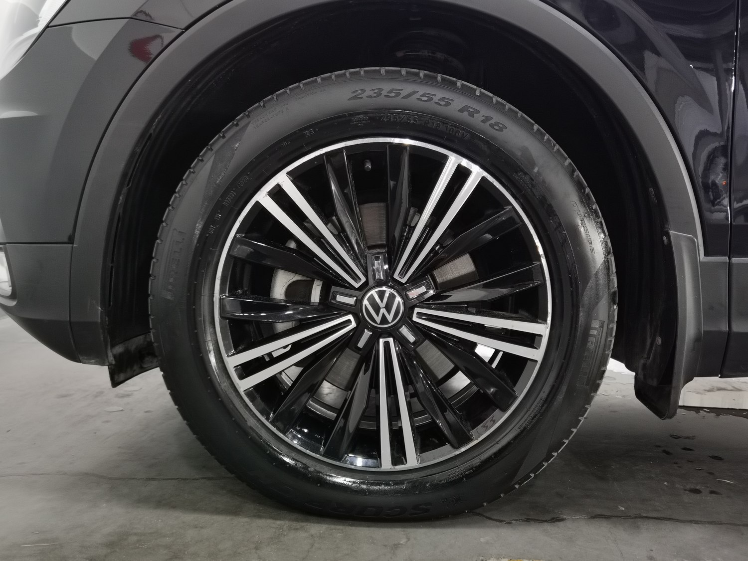 Used Volkswagen Tiguan L 2021 2.0 AT