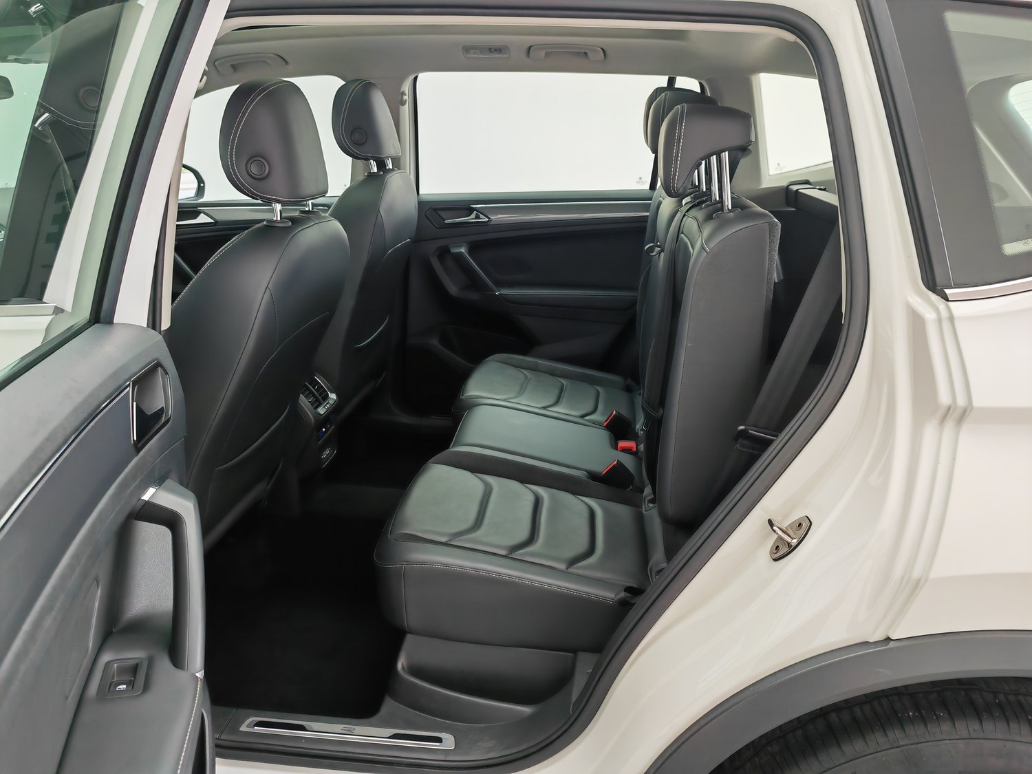 Used Volkswagen Tiguan L 2021 2.0 AT